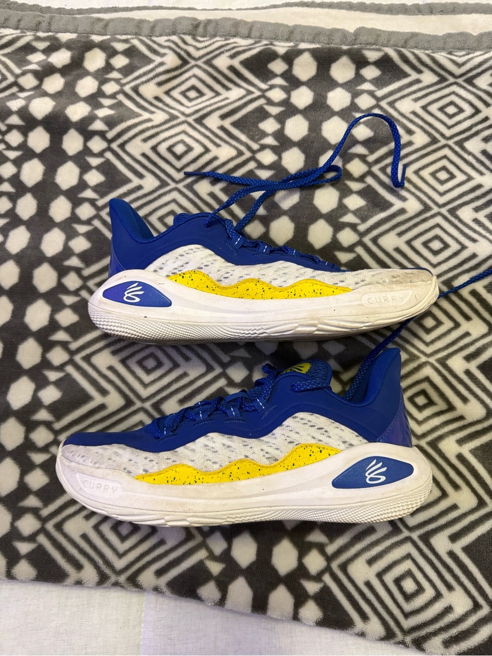Under Armour Kids Blue and Yellow Low-Top Sneakers
